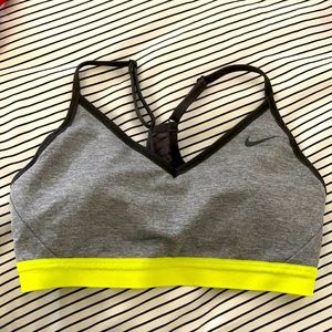 Nike women sports bra size M
